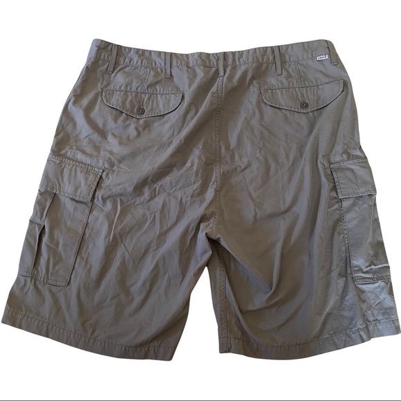 Levis Cargo Mens Grey 6-Pocketed Shorts Size 40 8”Inseam Bermuda Length EUC - Picture 8 of 8